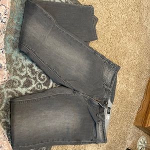 Like new Volcom men’s grey jeans